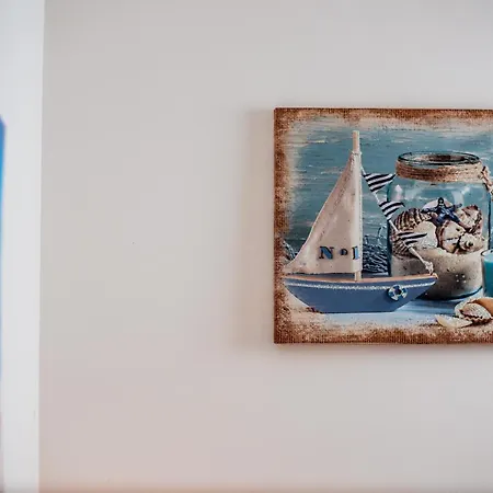 Hemingway - La Casa Di Alessia E La Casa Di Leonardo Ficarazzi