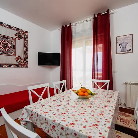 Hemingway - La Casa Di Alessia E La Casa Di Leonardo *