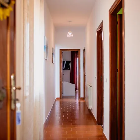 Hemingway - La Casa Di Alessia E La Casa Di Leonardo *